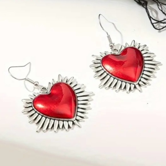 ✨ModCloth Morven Red Silver Heart Earrings - Picture 4 of 5